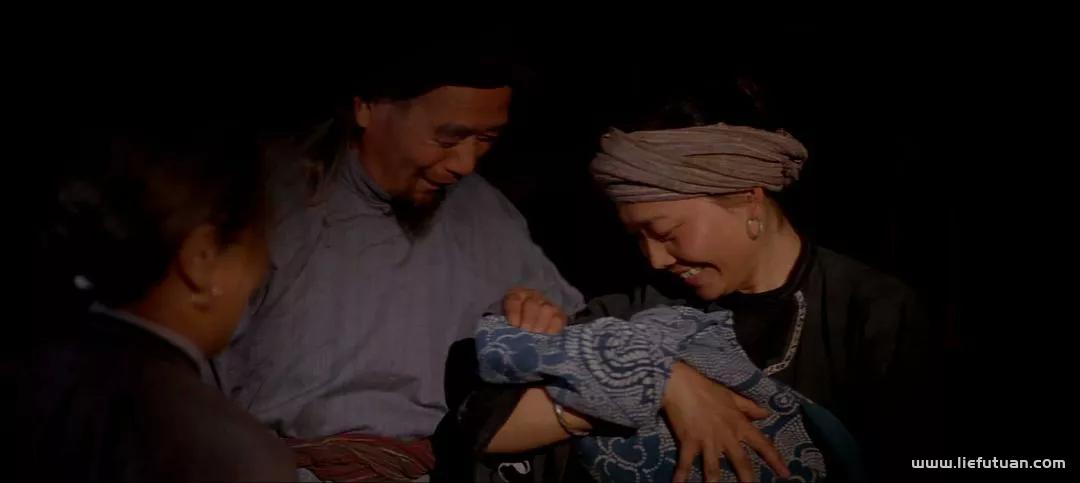 沈从文短篇小说《萧萧》故事梗概：人性之美消散了苦难，改变了结局