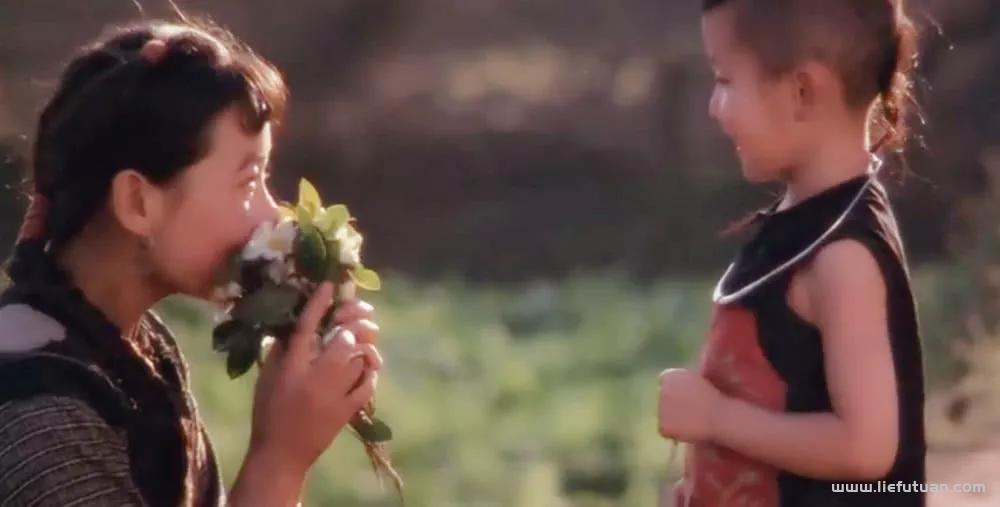 沈从文短篇小说《萧萧》故事梗概：人性之美消散了苦难，改变了结局