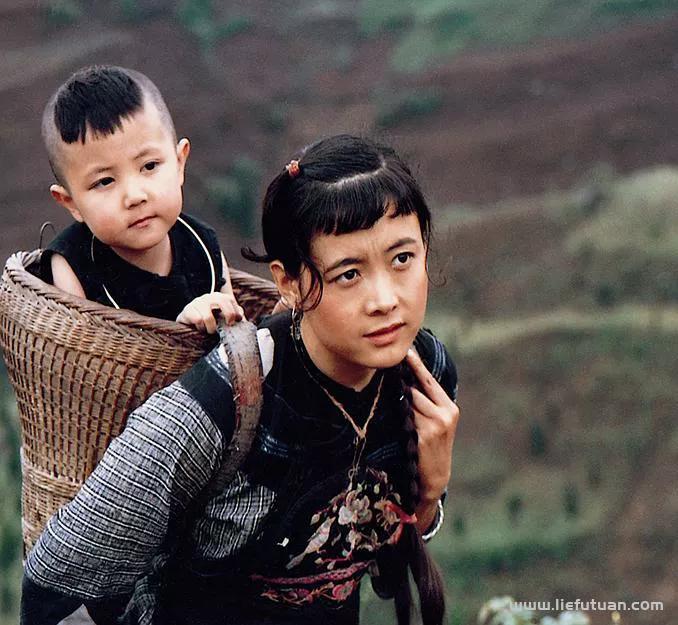 沈从文短篇小说《萧萧》故事梗概：人性之美消散了苦难，改变了结局