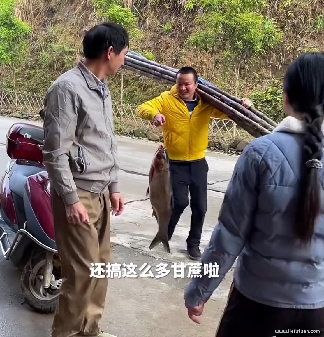 牛爱芳的小春花真实情况：离谱！小春花被男网红告白，喊话让其嫁给自己，牛爱芳回应显卑微