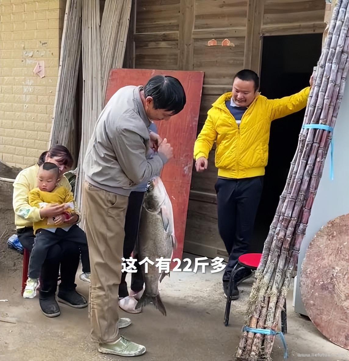 牛爱芳的小春花真实情况：离谱！小春花被男网红告白，喊话让其嫁给自己，牛爱芳回应显卑微