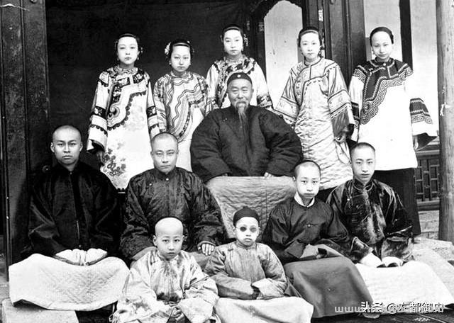 李鸿章后代子孙现状:老大一生悲剧,老二天下至孝,老三闷声发大财 李鸿章后代子孙现状:老大一生悲剧,老二天下至孝,老三闷声发大财