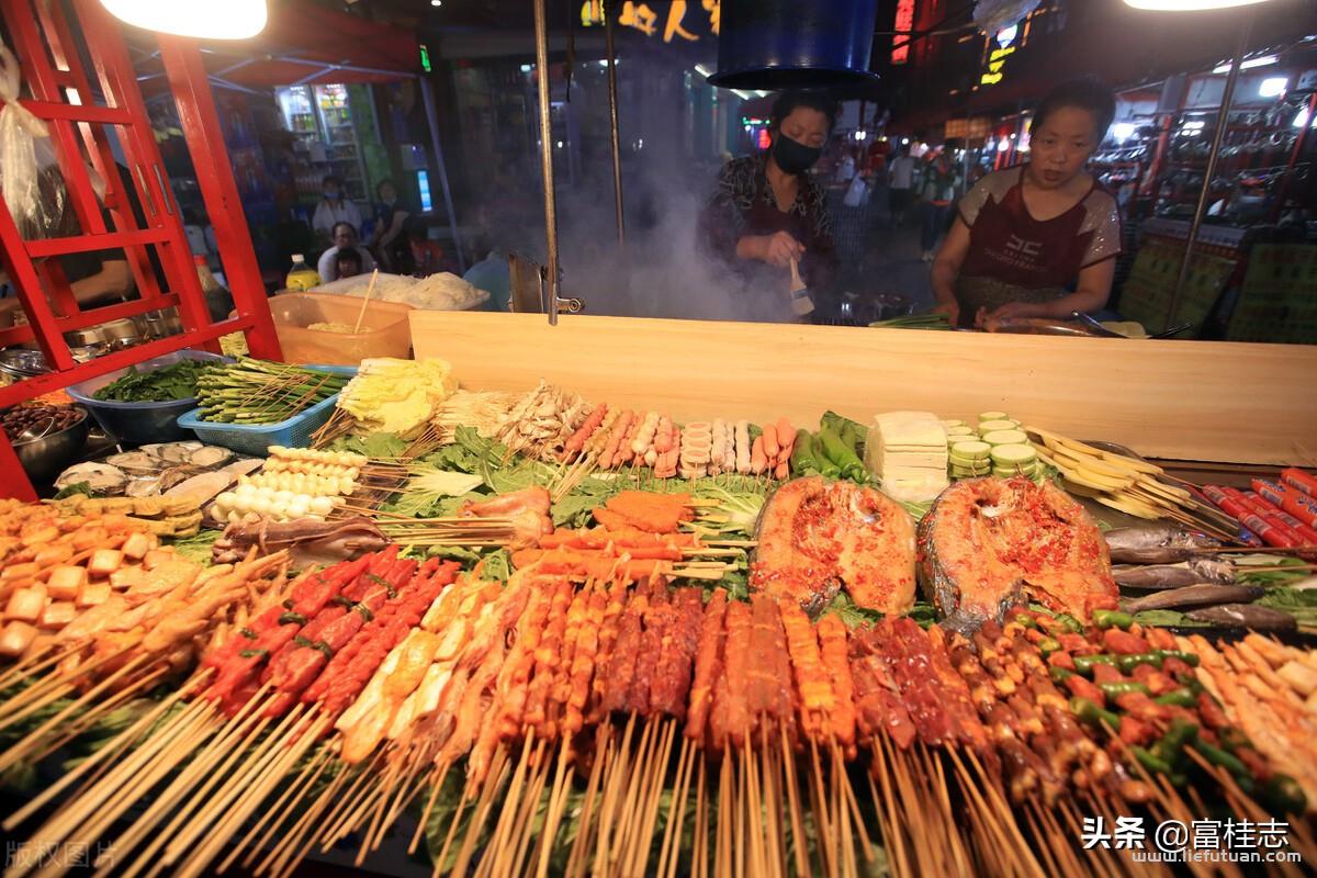 摆地摊卖什么最赚钱而且很受欢迎（10个过年地摊项目，低成本高收益）-猎富团