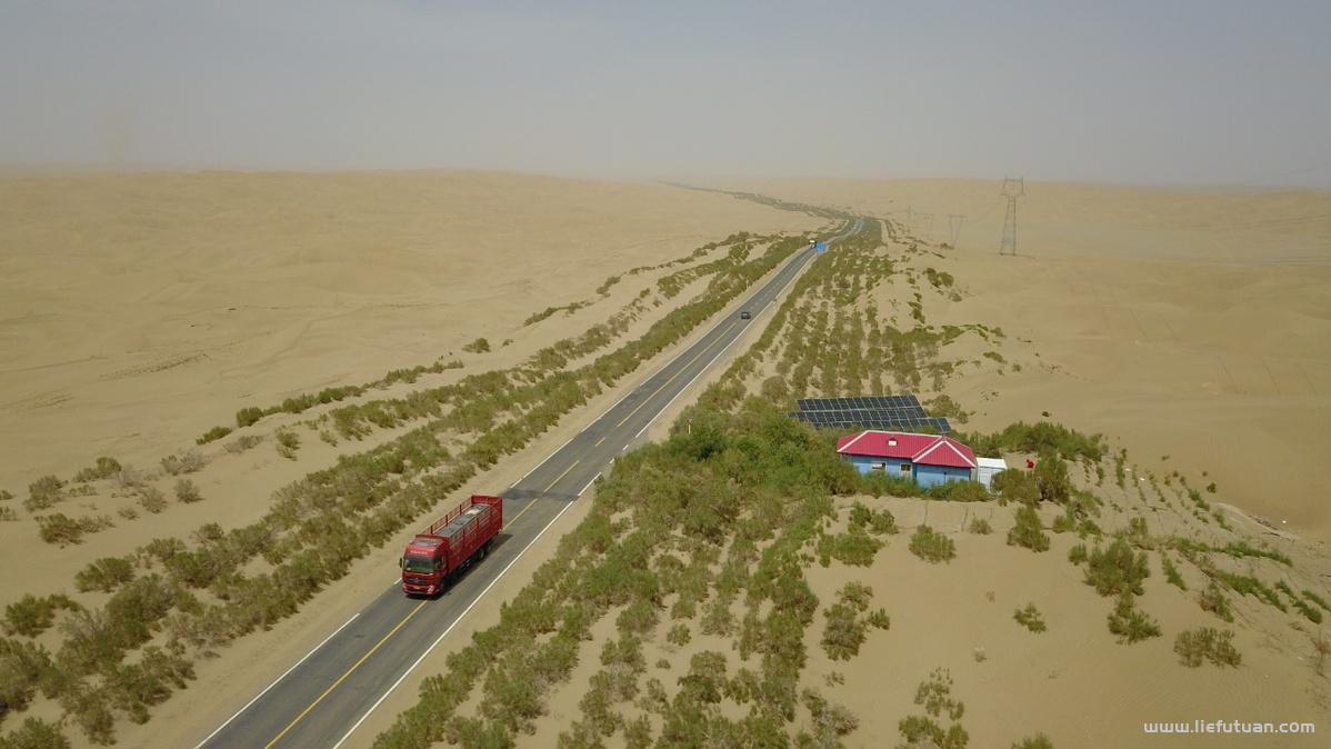 “死亡之海”变“绿电热土”塔里木油田建成我国首条零碳沙漠公路-猎富团