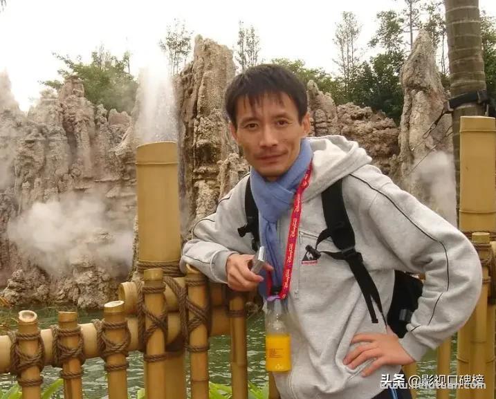 江珊的老公是谁？晒剧组合照，半路夫妻依旧可以甜蜜，女大三抱金砖