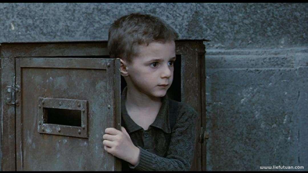 搞笑的电影有哪些：10部搞笑喜剧电影，评分均在9.0以上，爆笑不止，根本停不下来