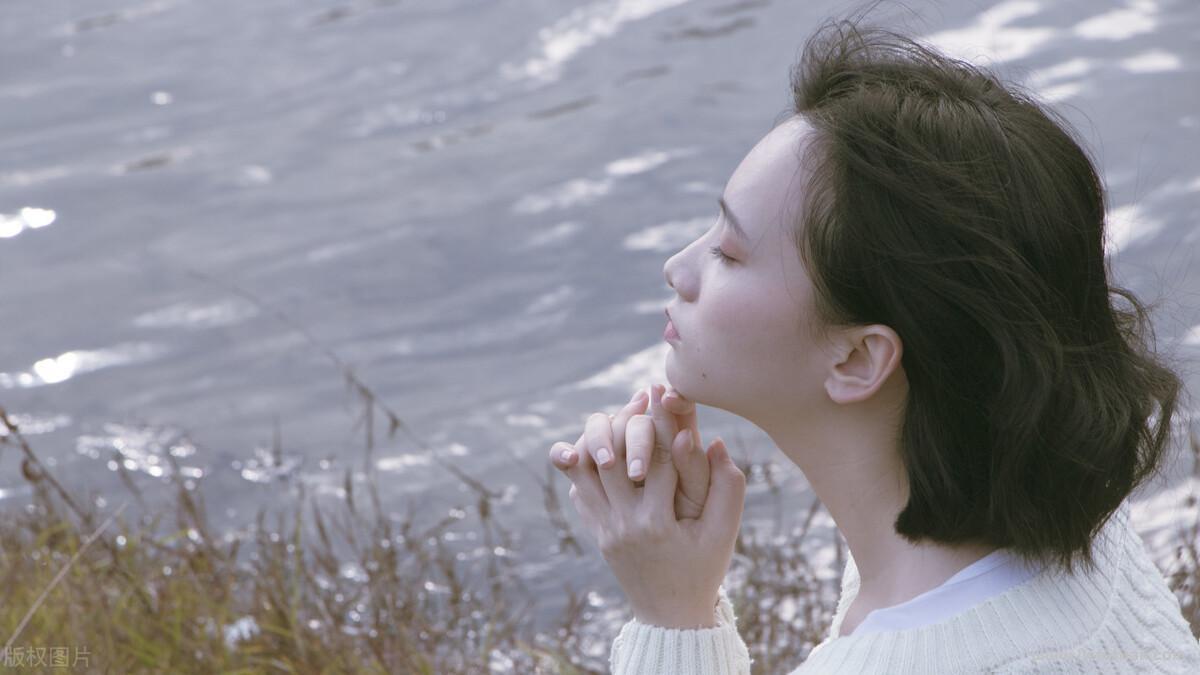 朱砂痣和白月光指什么？它的由来及爱情意义真的太现实了