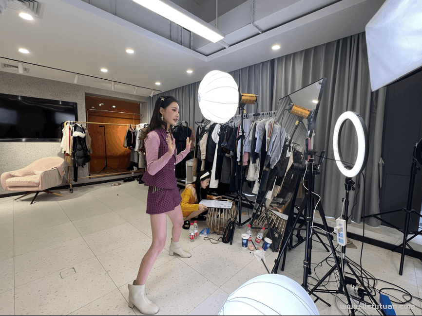 直播6天0销量，狠心转型后，她一晚上卖掉3万件高端货