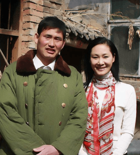 于文华老公是谁，二婚嫁钢琴家李年，如今生活甜事业旺