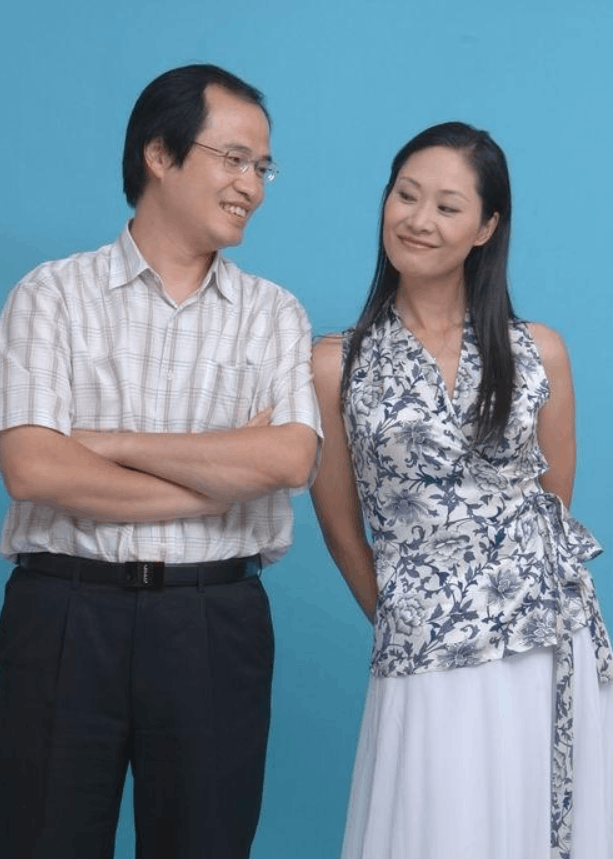 于文华老公是谁，二婚嫁钢琴家李年，如今生活甜事业旺