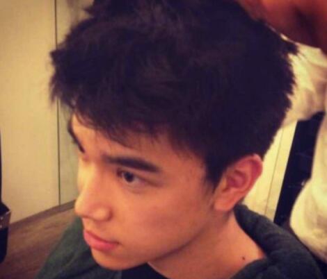 网曝杨颖弟弟要选秀出道？就读于名校长相帅气像姐姐