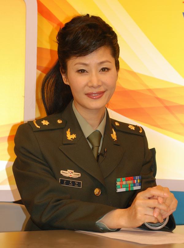 于文华老公是谁，二婚嫁钢琴家李年，如今生活甜事业旺
