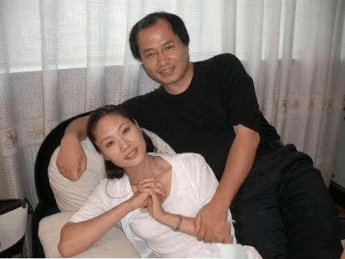 于文华老公是谁，二婚嫁钢琴家李年，如今生活甜事业旺