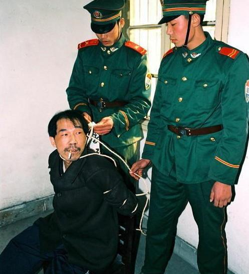 劳荣枝年轻时图片，看劳荣枝从乖乖女到女魔头全过程