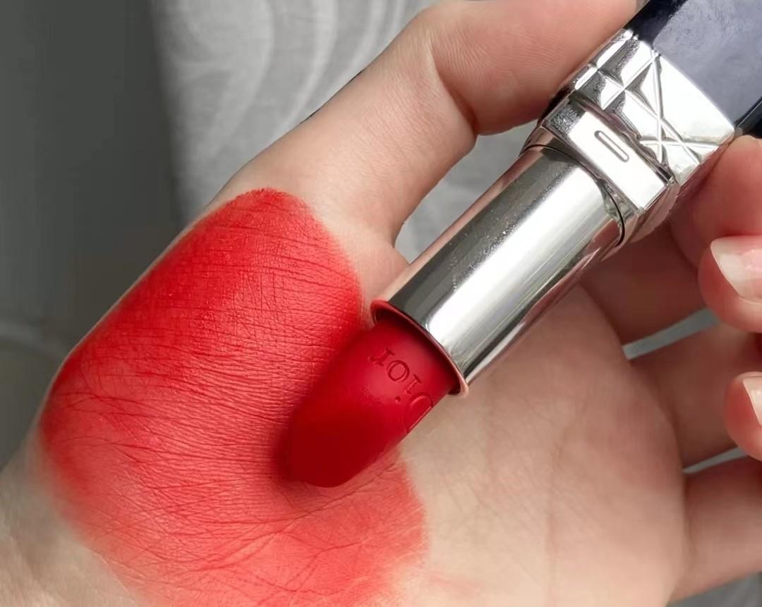 迪奥口红什么颜色好看（迪奥最值得入手的热门口红色号）