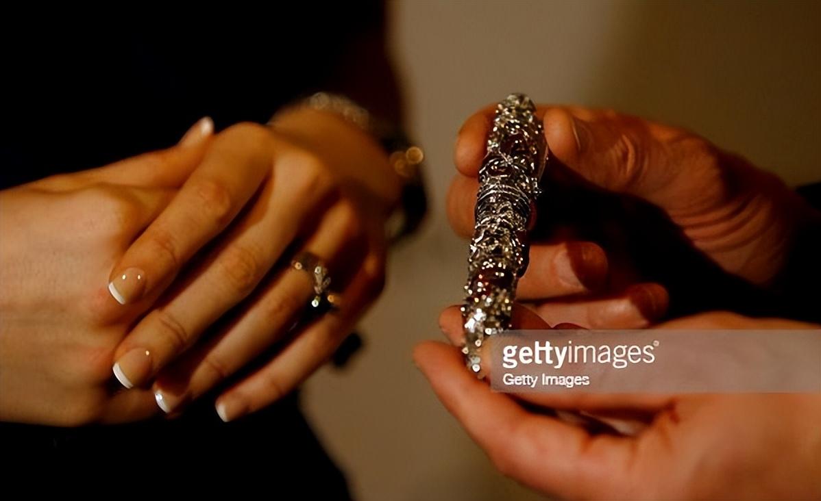 世界上最豪华的钢笔【盘点世界上最昂贵的10支钢笔】