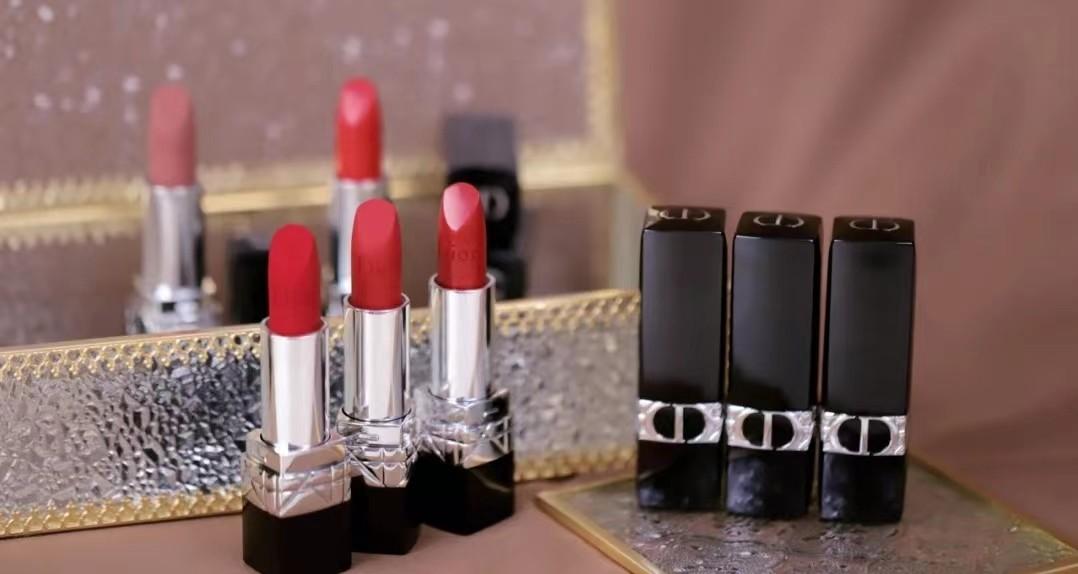 迪奥口红什么颜色好看（迪奥最值得入手的热门口红色号）