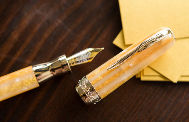 世界上最豪华的钢笔【盘点世界上最昂贵的10支钢笔】