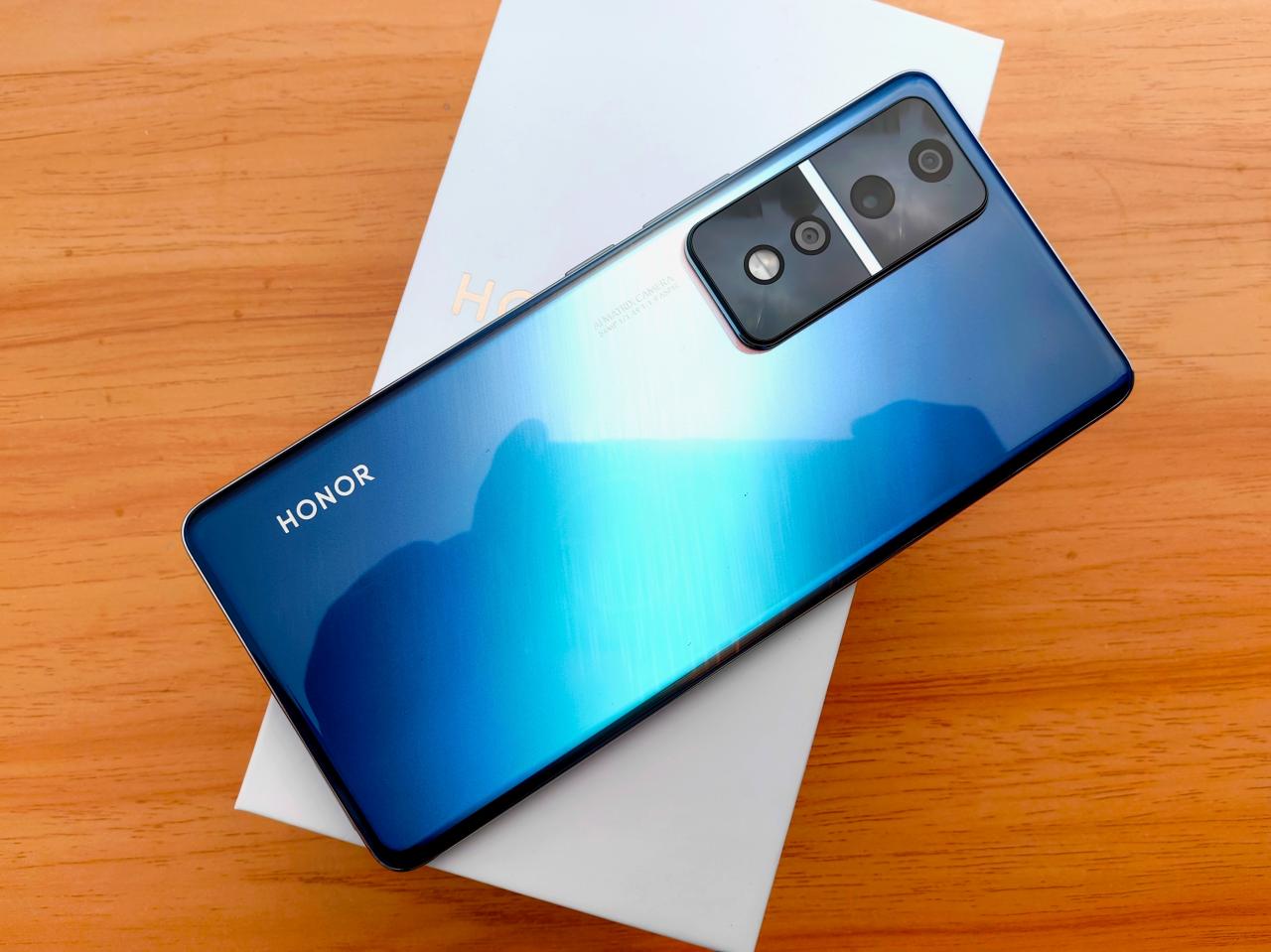 辨别懂行的购买手机：华为苹果、半懂的选小米OV、不懂的选择荣耀是否合理？