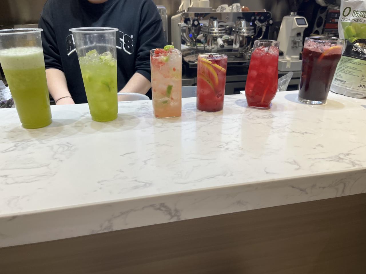 摆地摊赚钱吗？揭秘摆摊背后的真实收入和心酸故事