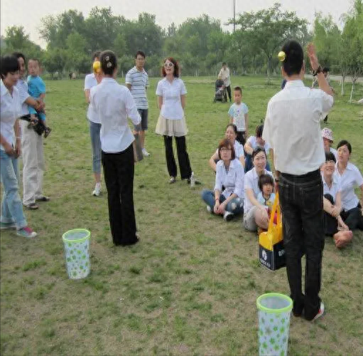 20个简单又搞笑的集体游戏，你体验过几种？