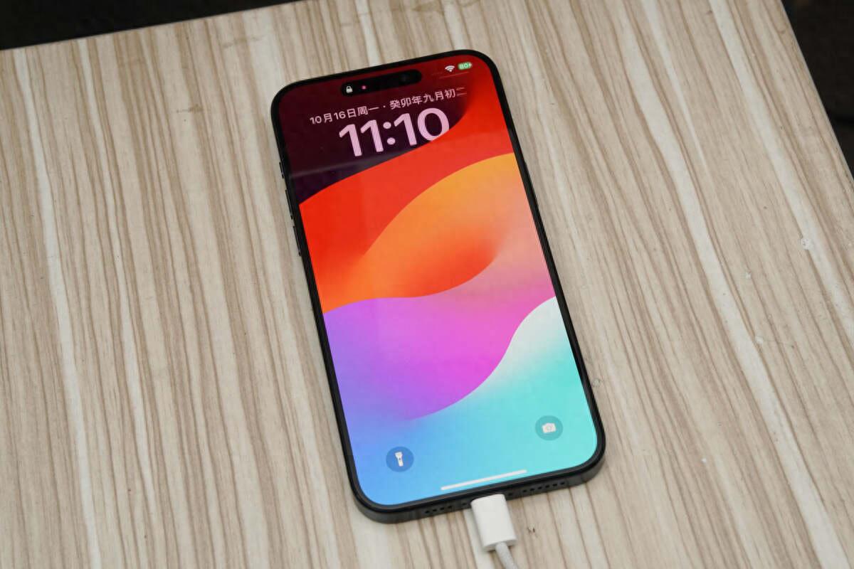 如何在iPhone15 Pro Max上保护电池寿命,充电注意事项,让你的手机更持久