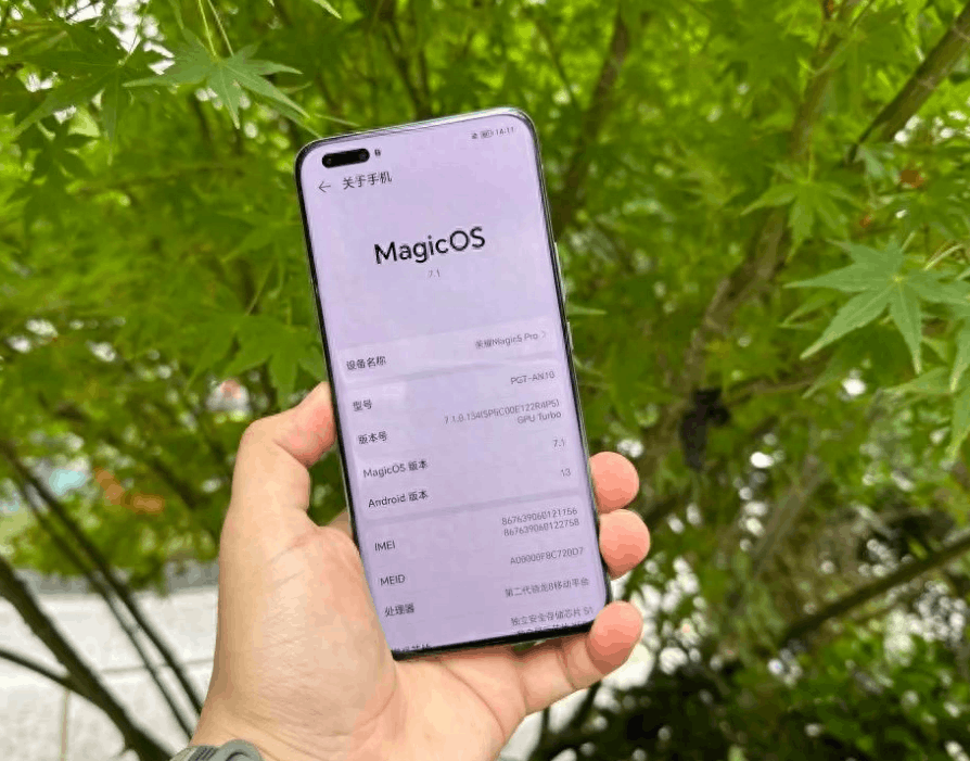 【独家推荐】买手机不要凑活，预算高点，直接一步到位选这4款，能用五六年！