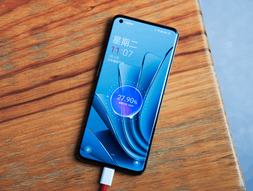 【独家推荐】买手机不要凑活，预算高点，直接一步到位选这4款，能用五六年！