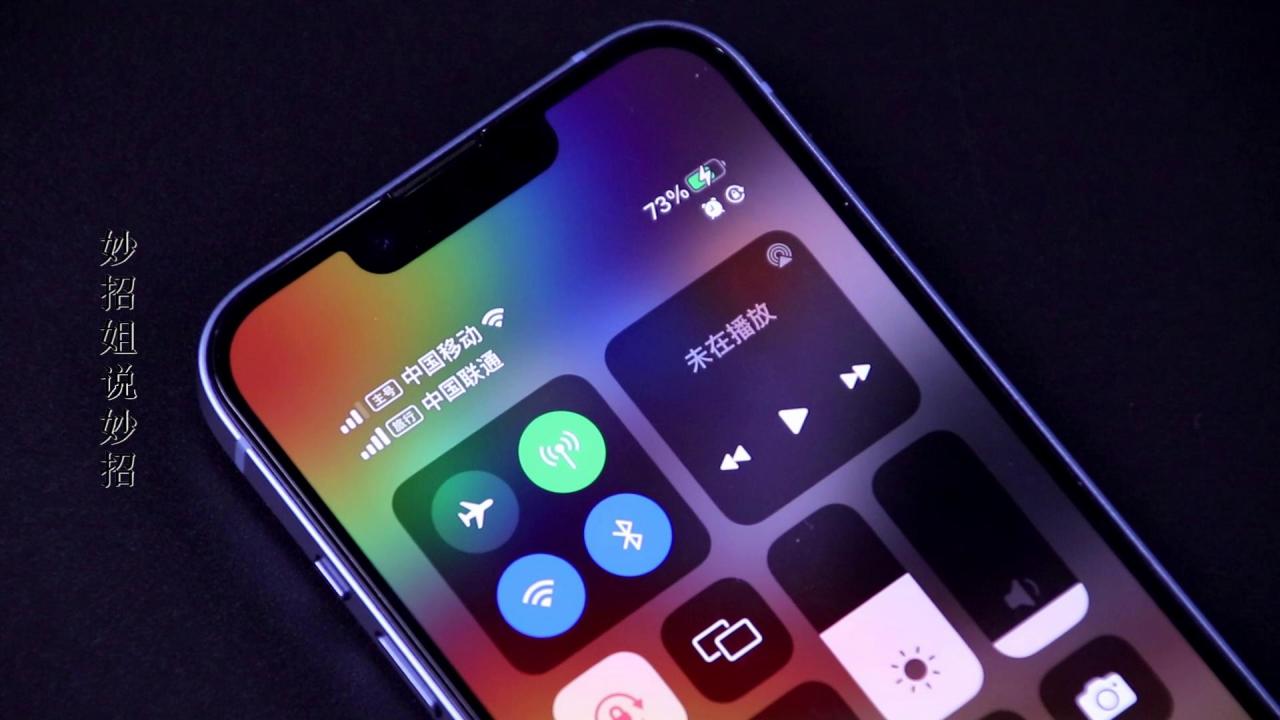 手机后面为什么要放一张钱？原来是出于这样的考虑！