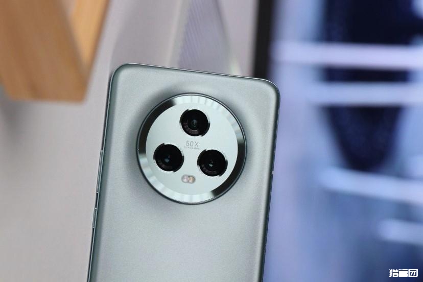 荣耀Magic5 vs 华为Mate60: 为何推荐购买荣耀? 荣耀Magic5 vs 华为Mate60: 为何推荐购买荣耀?