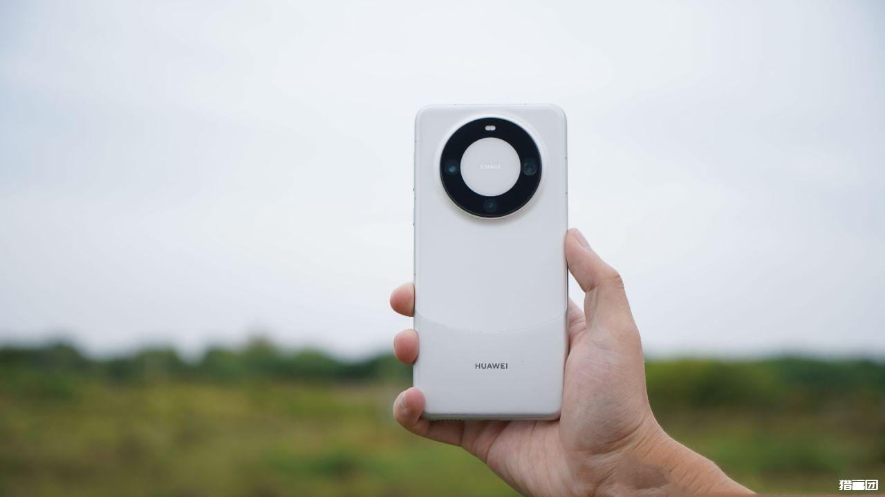 荣耀Magic5 vs 华为Mate60: 为何推荐购买荣耀? 荣耀Magic5 vs 华为Mate60: 为何推荐购买荣耀?