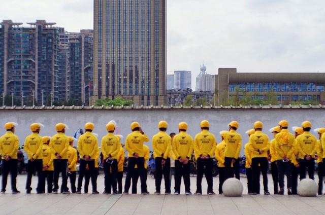 保安暴力致外卖员死亡，为何不敢反抗？事件内情曝光与思考