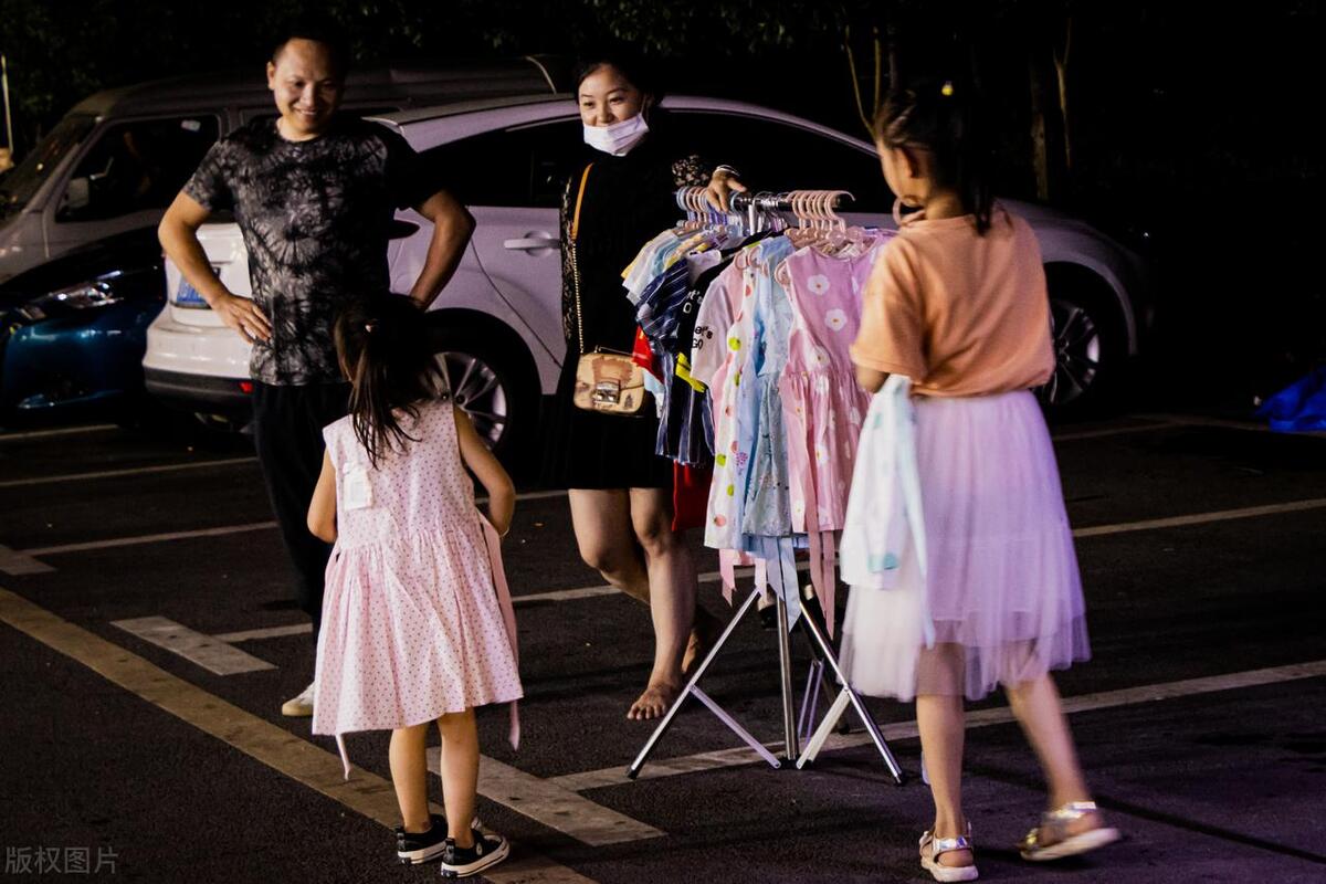 摆地摊卖什么最赚钱而且很受欢迎(摆地摊轻松赚钱的6种生意) 摆地摊卖什么最赚钱而且很受欢迎(摆地摊轻松赚钱的6种生意)