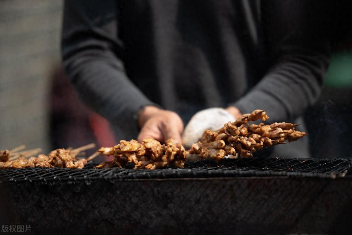 摆地摊卖什么最赚钱而且很受欢迎(摆地摊轻松赚钱的6种生意) 摆地摊卖什么最赚钱而且很受欢迎(摆地摊轻松赚钱的6种生意)