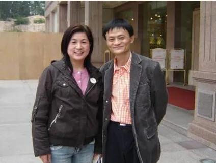 马云妻子在新加坡购房，在繁华地段一口气买下三栋商业楼房