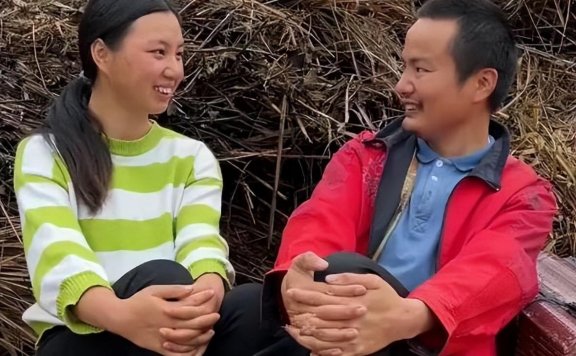 牛爱芳的小春花真实情况：离谱！小春花被男网红告白，喊话让其嫁给自己，牛爱芳回应显卑微