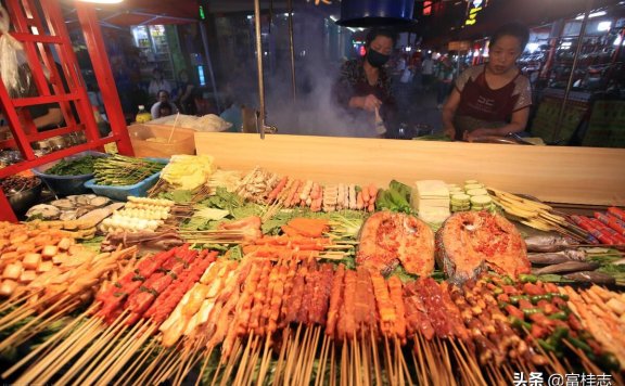 摆地摊卖什么最赚钱而且很受欢迎(10个过年地摊项目,低成本高收益)