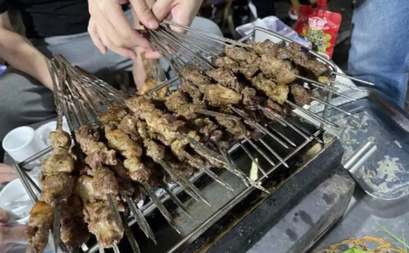 淄博烧烤:背后故事让人感动,网红打卡地逆袭为一线城市