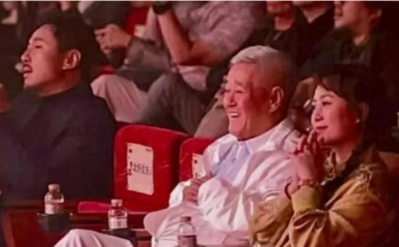 赵本山沈腾北野武同框，站中间显慈眉善目，三人看着像三胞胎